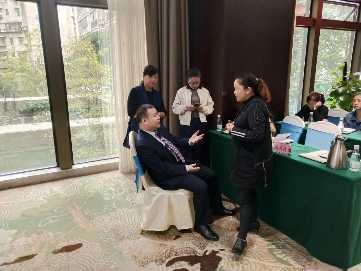 安安法务蒋波老师应邀为达州女企业家进行劳动用工法律培训