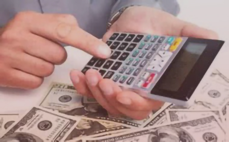 达到法定退休年龄能认定工伤吗？ 有3种情形可认定