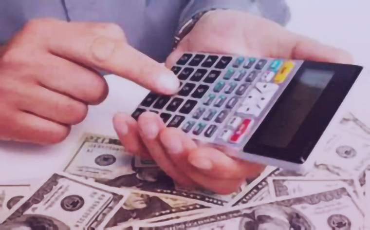 入职8天养伤一年，工资、社保不能断，还可以要二倍工资？